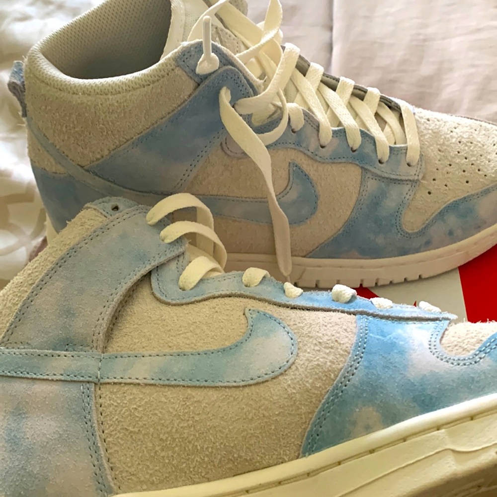 Women’s Nike Dunk Clouds SE